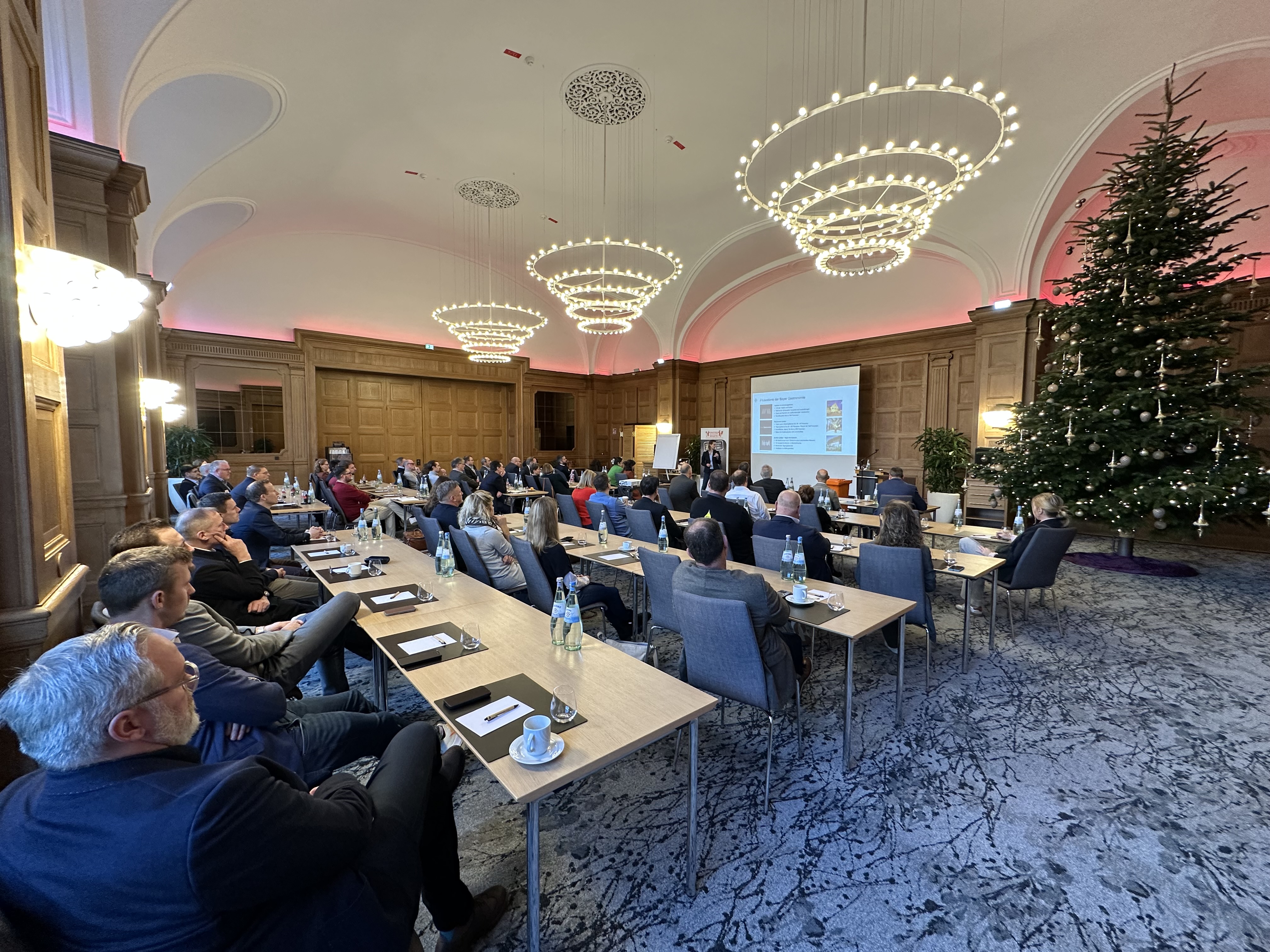 Gruppenfoto von der United Against Waste e.V. Mitgliederversammlung 2025