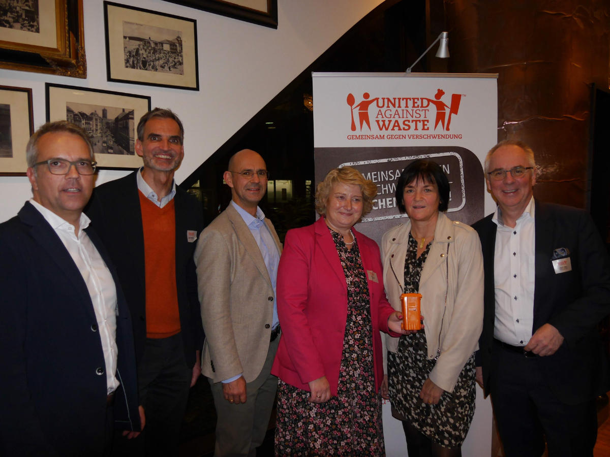 Auf dem Foto von Links: Torsten v. Borstel, Klaus Ridderbusch, Michael Fuchs, Rita Hagl-Kehl, Dr. Sabine Eichner, Dieter Gitzen